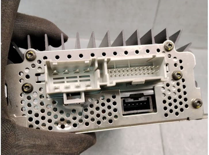 Recambio de amplificador para cadillac srx 3.6 awd referencia OEM IAM 15231327 15231327 4