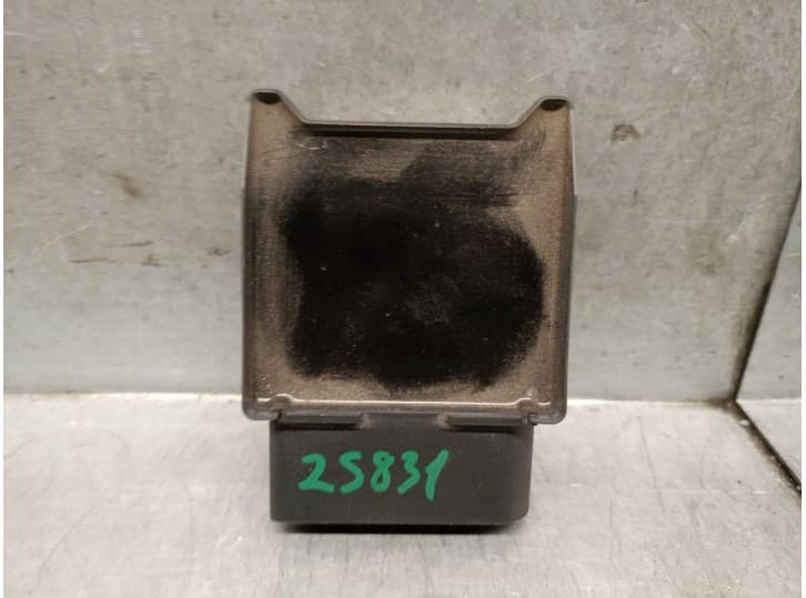 Recambio de rele para skoda kamiq (nw4) 1.0 tsi referencia OEM IAM 5Q0906093A 5Q0906093A 2