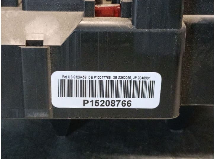 Recambio de caja reles / fusibles para cadillac srx 3.6 awd referencia OEM IAM P15208766 4