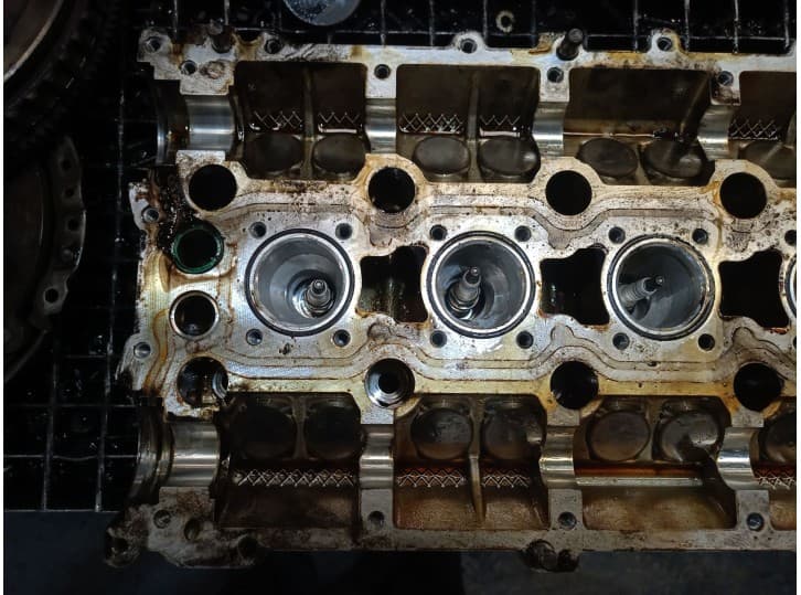 Recambio de culata para volvo v50 (545) 2.4 referencia OEM IAM 8642289 36050503 8642291 2