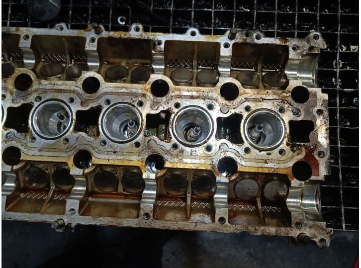 Recambio de culata para volvo v50 (545) 2.4 referencia OEM IAM 8642289 36050503 8642291 3