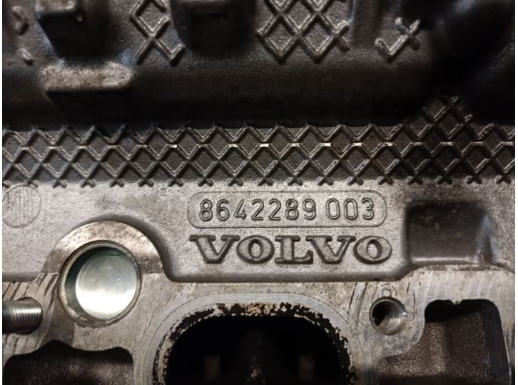Recambio de culata para volvo v50 (545) 2.4 referencia OEM IAM 8642289 36050503 8642291 4