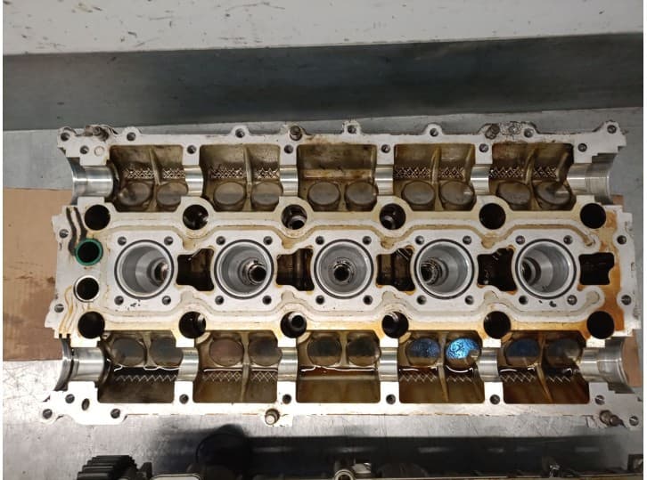 Recambio de culata para volvo v50 (545) 2.4 referencia OEM IAM 8642289 36050503 8642291 8