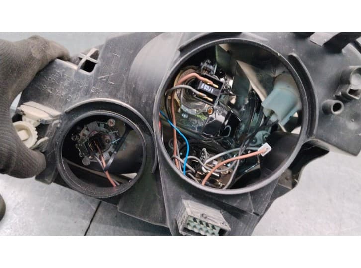 Recambio de faro derecho para citroën xsara (n1) 1.6 16v referencia OEM IAM 6206J7 6