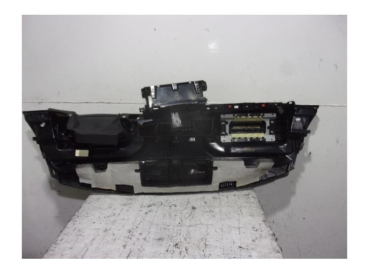Recambio de salpicadero para bmw 1 (e81) 116 d referencia OEM IAM 51459158349 NEGRO 5