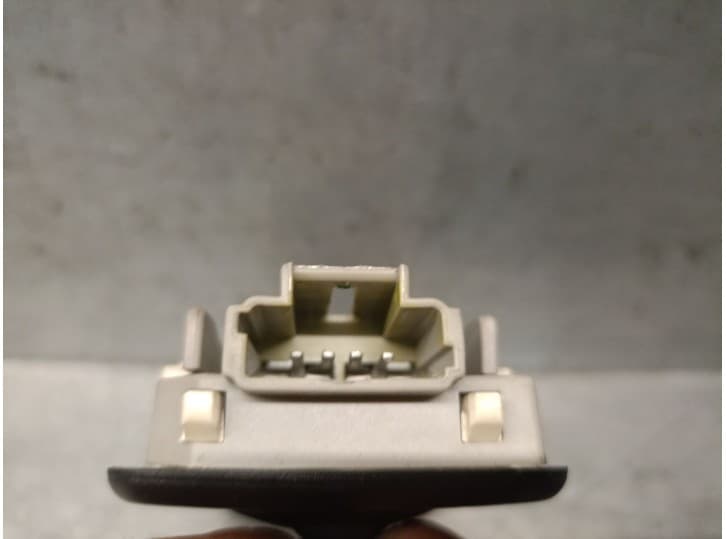 Recambio de luz interior para peugeot 107 (pm_, pn_) 1.0 referencia OEM IAM 6362P3 6362P3 3