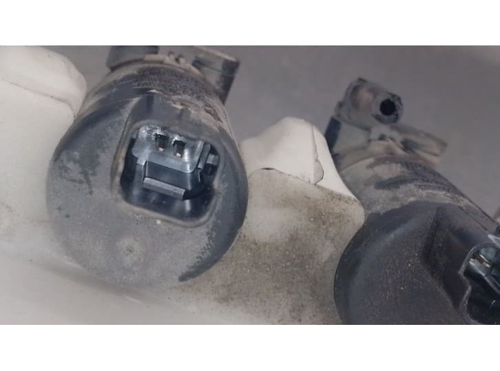 Recambio de deposito limpia para peugeot 107 (pm_, pn_) 1.0 referencia OEM IAM 6405V9 6405V9 7