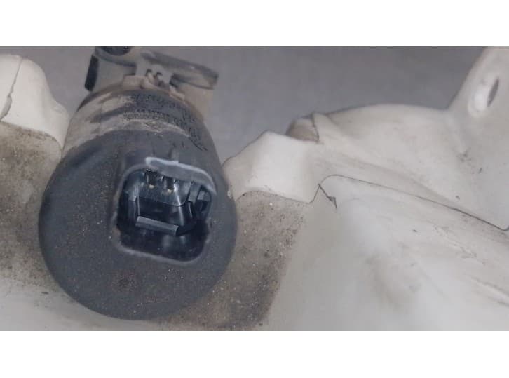 Recambio de deposito limpia para peugeot 107 (pm_, pn_) 1.0 referencia OEM IAM 6405V9 6405V9 8