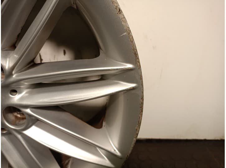 Recambio de llanta para bmw 1 (e81) 118 i referencia OEM IAM 8036938 R1771/2JX17EH2+IS47 5