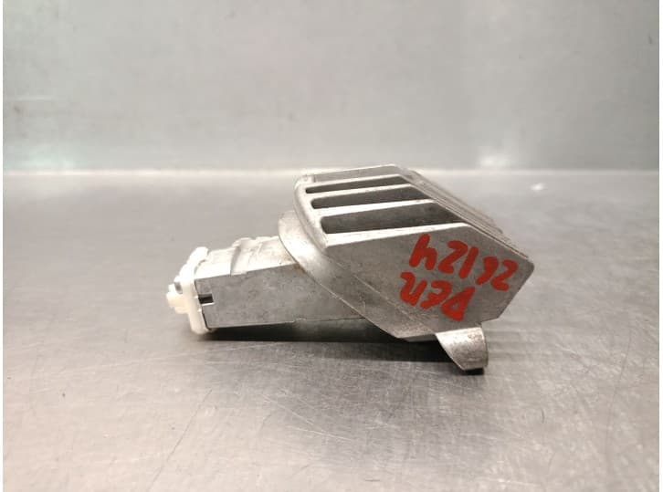Recambio de centralita faros xenon para bmw 5 (f10) 520 d referencia OEM IAM 18592200 3