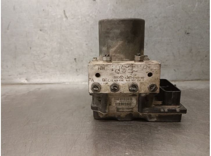 Recambio de abs para audi a4 b8 (8k2) 2.0 tdi referencia OEM IAM 8K0614517BB 8K0614517BD