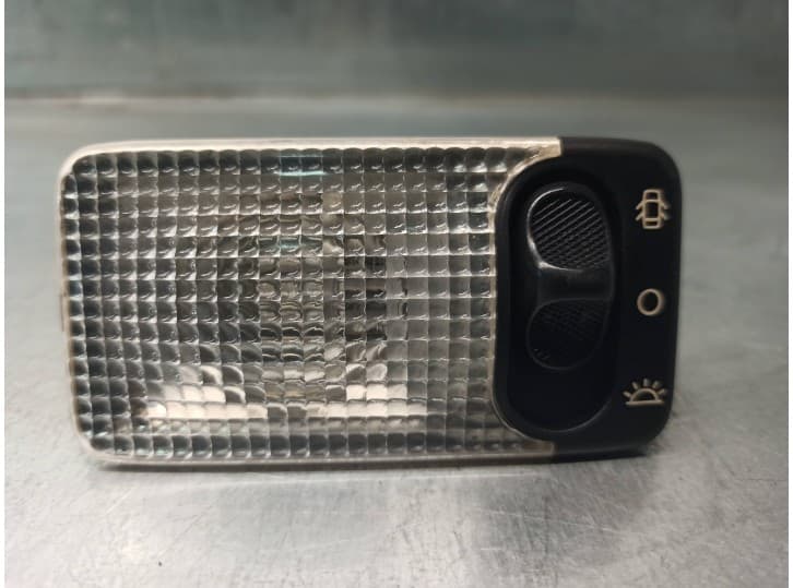 Recambio de luz interior para toyota aygo (_b1_) 1.0 (kgb10_) referencia OEM IAM 812400H010A0
