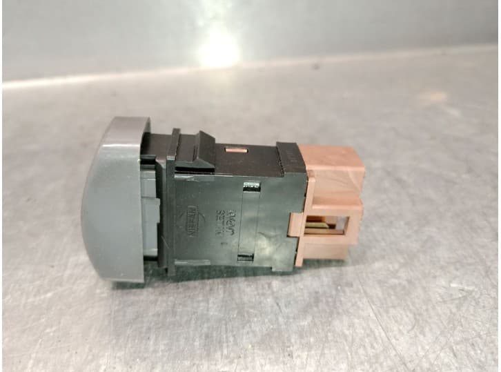 Recambio de interruptor para nissan micra ii (k11) 1.3 i 16v referencia OEM IAM CG13 2