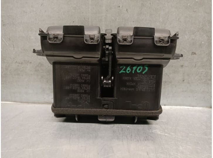 Recambio de aireador para infiniti fx 37 awd referencia OEM IAM 687941BA0A 687941BA0B 4