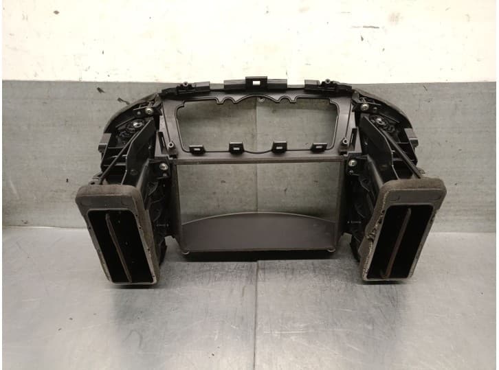 Recambio de aireador para infiniti fx 37 awd referencia OEM IAM 687511CA0A 682701CA0B 2