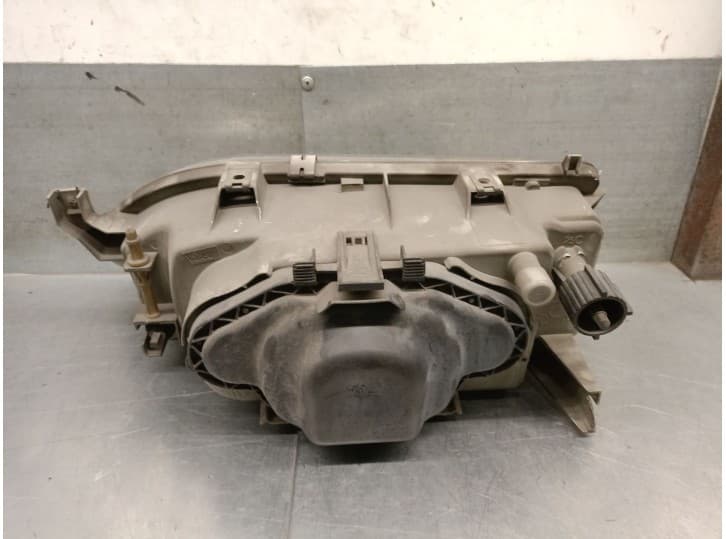 Recambio de faro derecho para renault 19 ii (b/c53_) 1.4 (b/c535) referencia OEM IAM E7J E7J 2