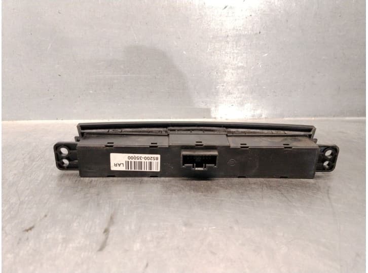 Recambio de warning para ssangyong tivoli 1.6 xdi 160 referencia OEM IAM 8520035000 2