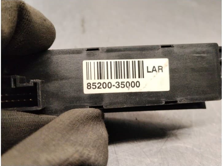 Recambio de warning para ssangyong tivoli 1.6 xdi 160 referencia OEM IAM 8520035000 5