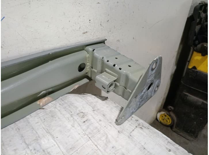 Recambio de refuerzo paragolpes trasero para jeep avenger 1.2 referencia OEM IAM HN09 4