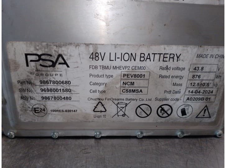 Recambio de bateria para jeep avenger 1.2 referencia OEM IAM 9867800680  PEV8001 9