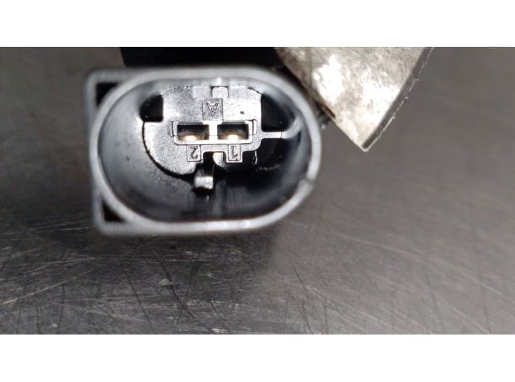 Recambio de inyector para seat leon (5f1) 1.6 tdi referencia OEM IAM 28370681 04L130277D 6