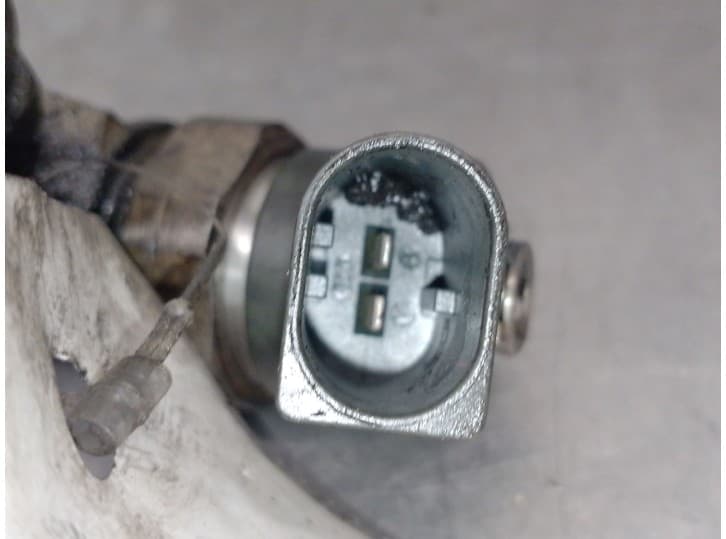 Recambio de inyector para bmw 5 (e60) 520 d referencia OEM IAM 7793836  0445110216 4
