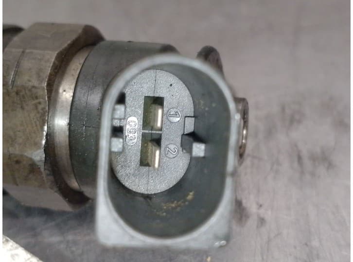 Recambio de inyector para bmw 5 (e60) 520 d referencia OEM IAM 7793836  0445110216 4