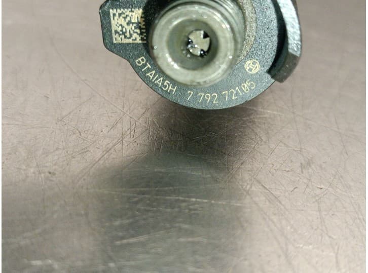 Recambio de inyector para bmw x3 (e83) 3.0 d referencia OEM IAM 7792721  0445115048 6