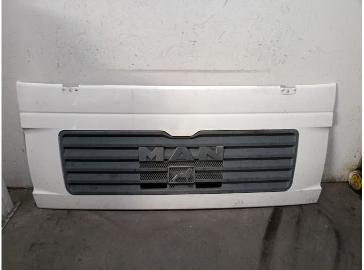 Recambio de capot para man man tgl 4x2 4c referencia OEM IAM 81611100077  81611100077