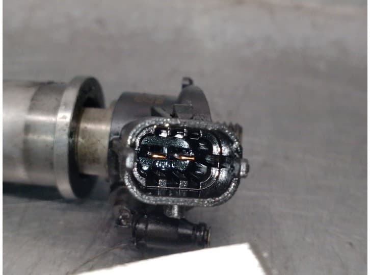 Recambio de inyector para renault koleos i (hy_) 2.0 dci (hy0k) referencia OEM IAM H82409398 3