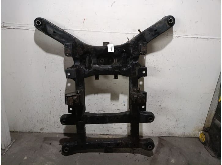 Recambio de puente delantero para ssangyong rodius i 2.7 xdi referencia OEM IAM 665926