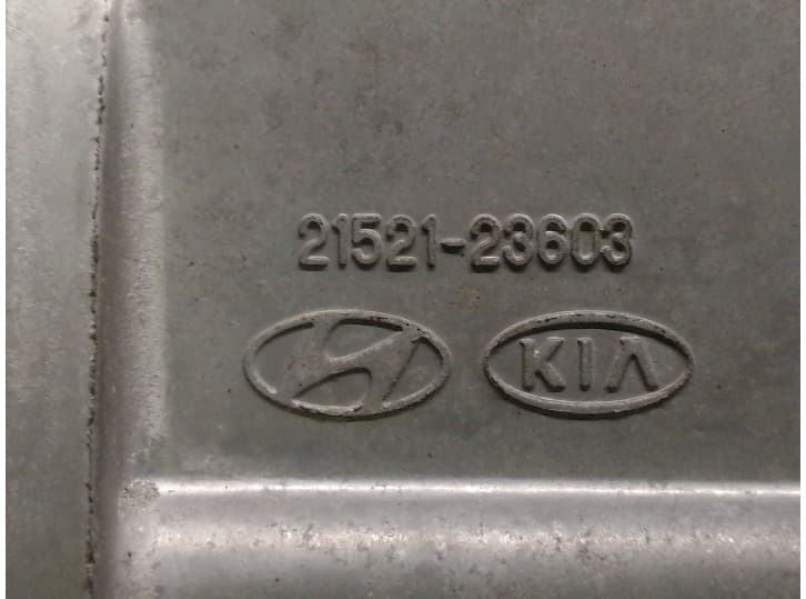 Recambio de carter para hyundai tucson (jm) 2.0 referencia OEM IAM 2152123603 2152023604 7
