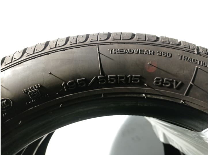Recambio de neumatico/s para daewoo nubira sedán (j200) 1.8 referencia OEM IAM 19555R1585V 5