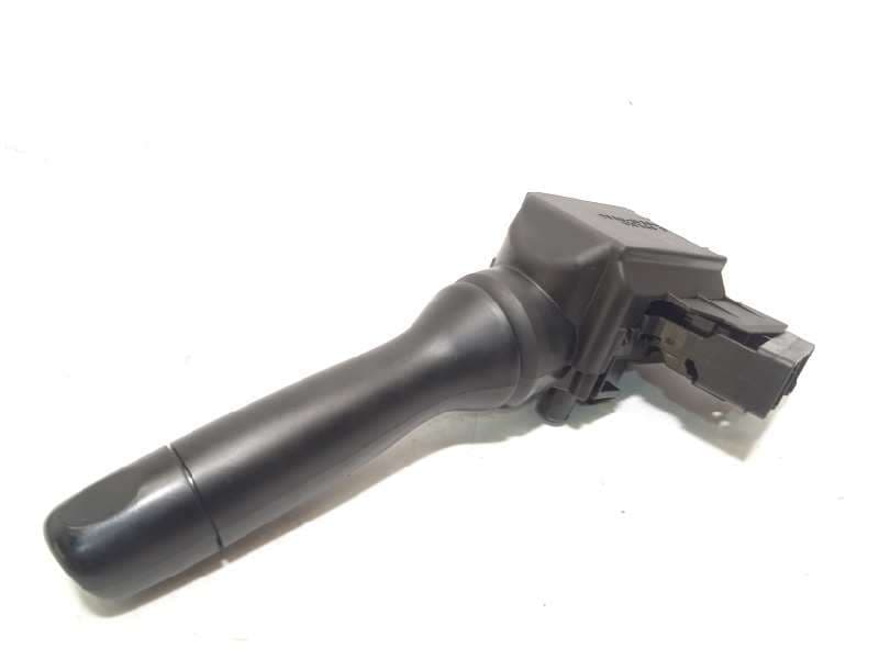 Recambio de mando limpia para toyota aygo 1.0 cat referencia OEM IAM 846520H020 - Blanco 2