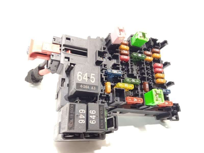 Recambio de caja reles / fusibles para audi a3 (8vk) basic referencia OEM IAM 5Q0937615C - Blanco