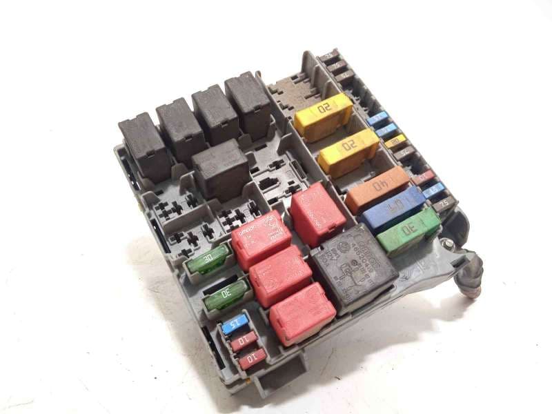 Recambio de caja reles / fusibles para fiat fiorino básico referencia OEM IAM 51781452 - Blanco
