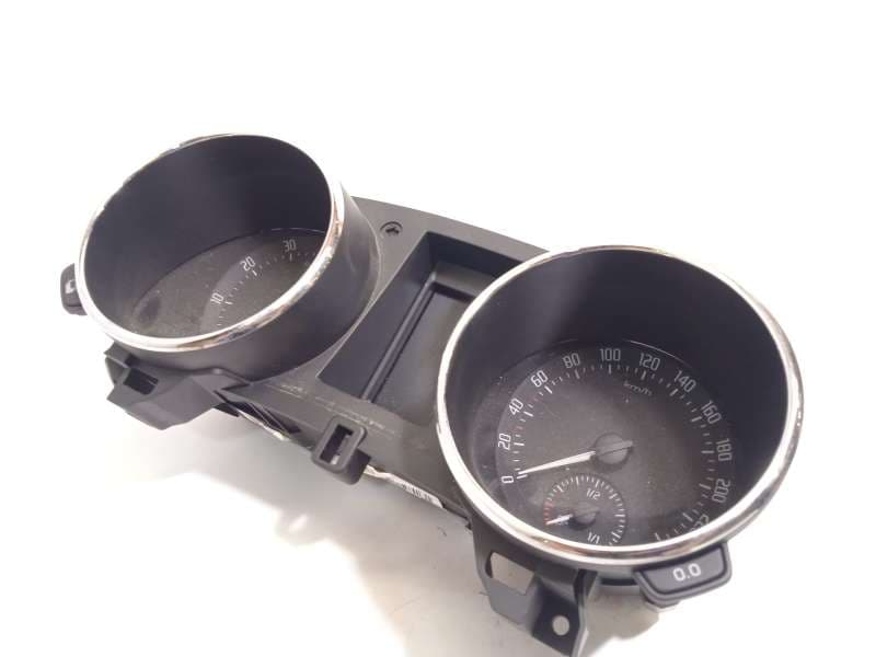 Recambio de cuadro instrumentos para skoda yeti 1.2 tsi referencia OEM IAM 5L0920840S1QB - Blanco 2