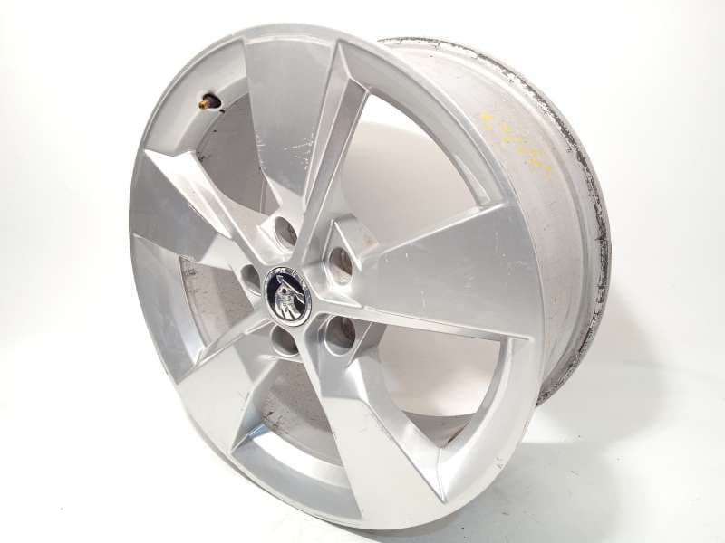 Recambio de llanta para skoda yeti 1.2 tsi referencia OEM IAM 5L0601025G 5L0601025G8Z8 - Blanco