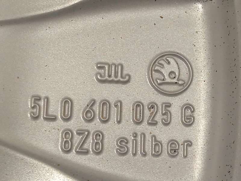 Recambio de llanta para skoda yeti 1.2 tsi referencia OEM IAM 5L0601025G 5L0601025G8Z8 - Blanco 7