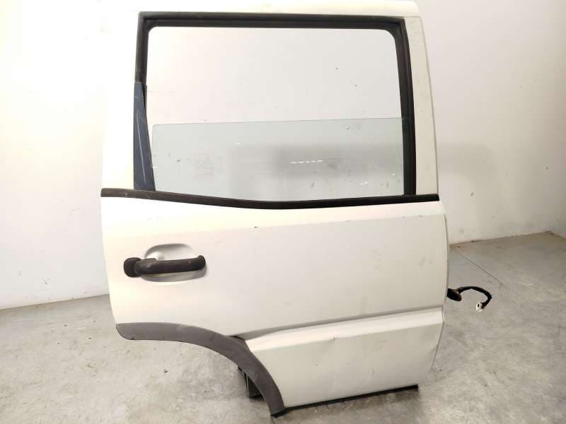 Recambio de puerta trasera derecha para ford maverick (ml) gl referencia OEM IAM 1960157 - Blanco 2
