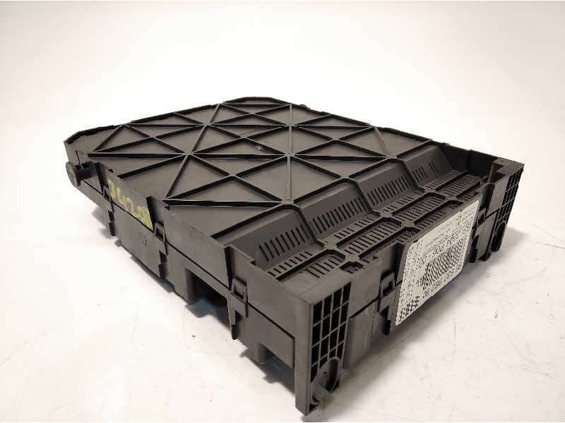 Recambio de caja reles / fusibles para peugeot 207 sport referencia OEM IAM 9663798280 - Negro 2