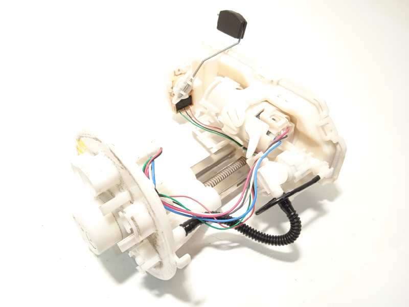 Recambio de bomba combustible para toyota rav4 referencia OEM IAM 7702042260 - Gris
