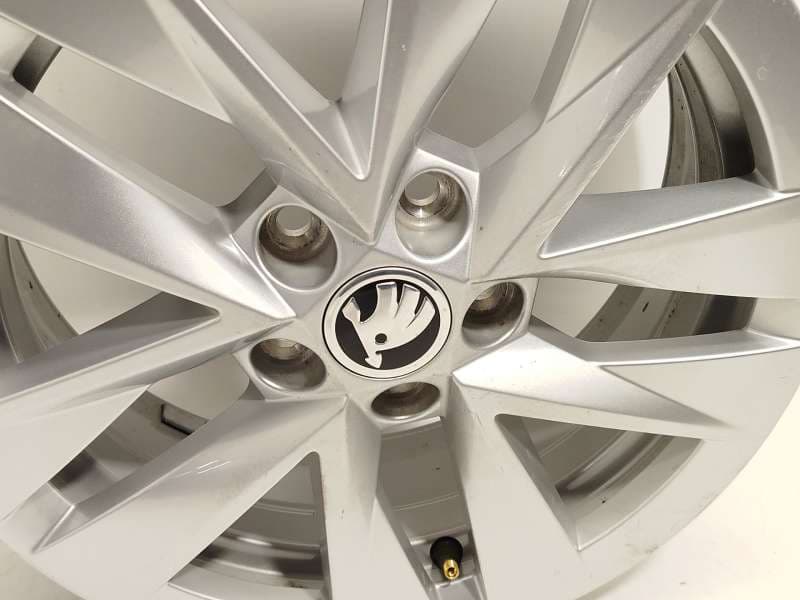 Recambio de llanta para skoda fabia iv (pj3) 1.0 tsi referencia OEM IAM 6VA601025J 4