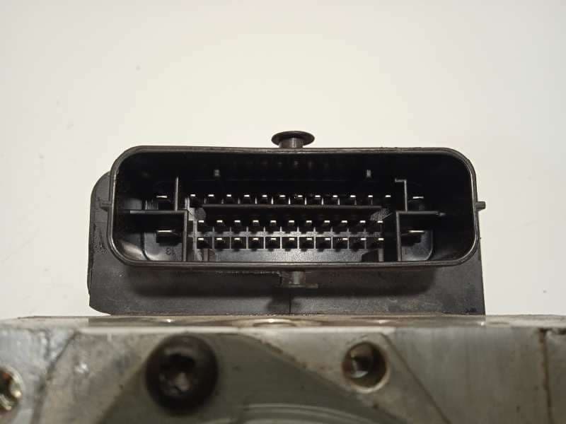 Recambio de abs para kia cee'd drive referencia OEM IAM 58920A2230 6158945200 A258920800 4