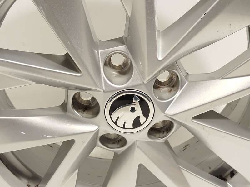 Recambio de llanta para skoda fabia iv (pj3) 1.0 tsi referencia OEM IAM 6VA601025J 4