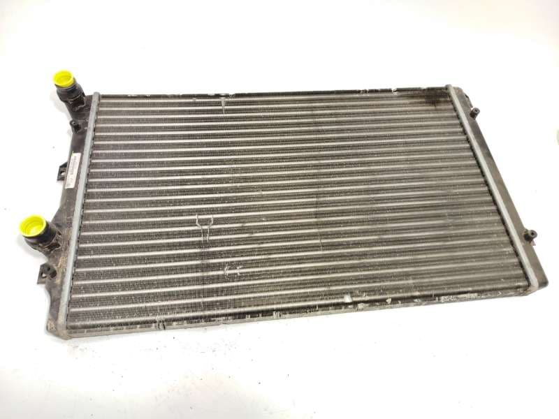 Recambio de radiador agua para seat leon (1p1) 1.4 tsi referencia OEM IAM 1K0121253AP - Blanco