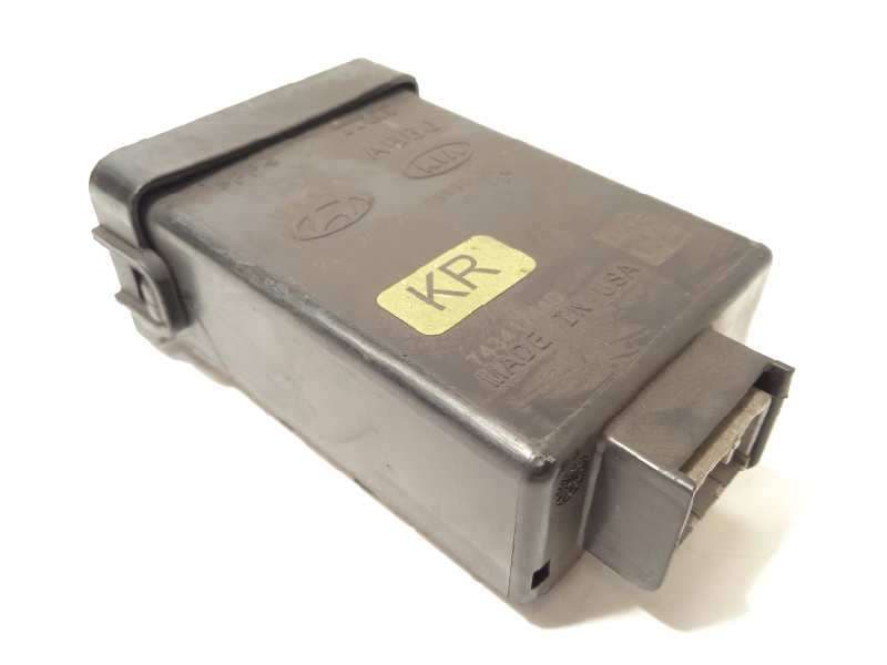 Recambio de modulo electronico para kia sportage basic 4x2 referencia OEM IAM 958002S500 - Blanco