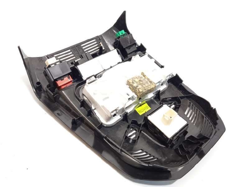 Recambio de luz interior para peugeot 3008 gt line referencia OEM IAM 9825946880 3