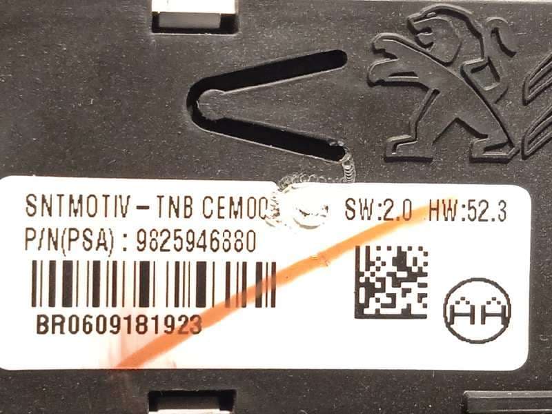 Recambio de luz interior para peugeot 3008 gt line referencia OEM IAM 9825946880 5