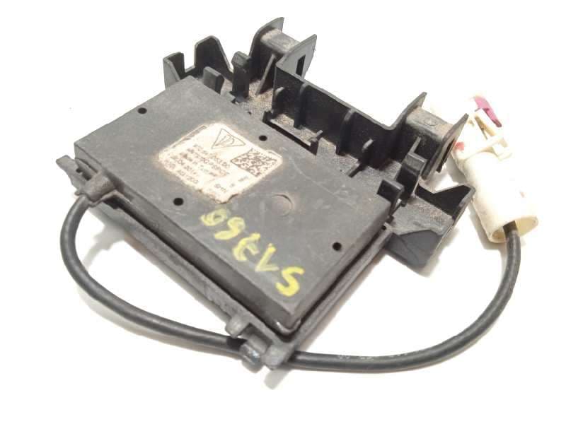 Recambio de antena para porsche panamera gts referencia OEM IAM 97064705300 - Blanco